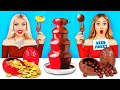 ¡Desafío fondue de chocolate rico VS pobre! 24 horas y 100 capas de chocolate por RATATA CHALLENGE