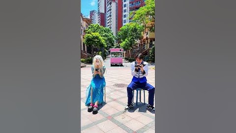 怎么是王子摔倒了 #艾莎#shorts  #cosplay