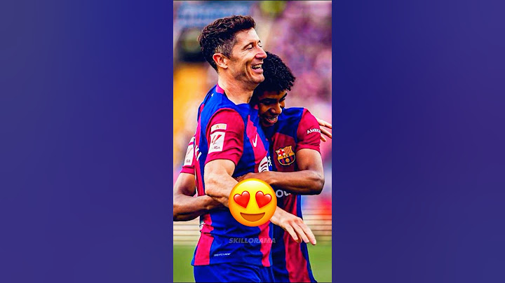 Lewandowski Teaches Yamal 😍