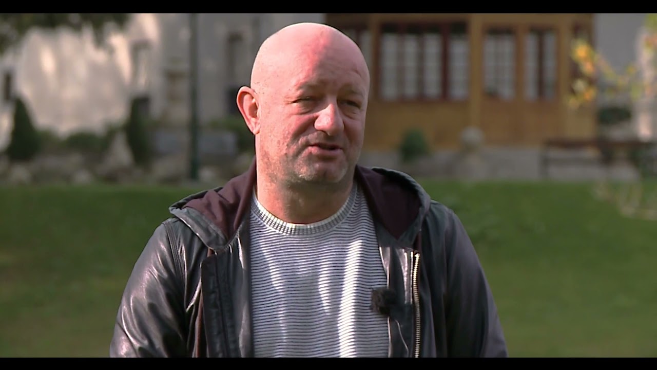 Zámek Lišno, romantický dům s kamennou zahradou