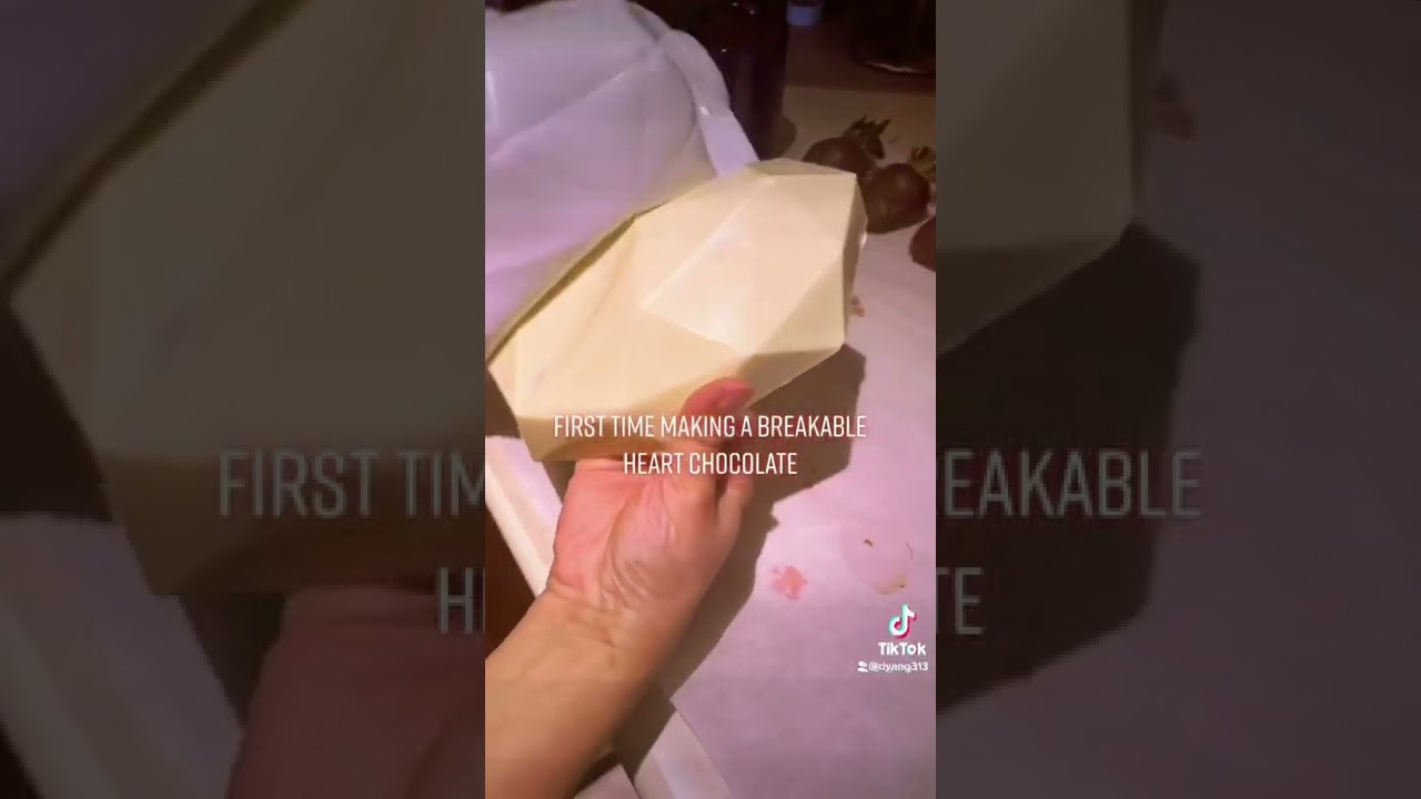 Breakable chocolate heart