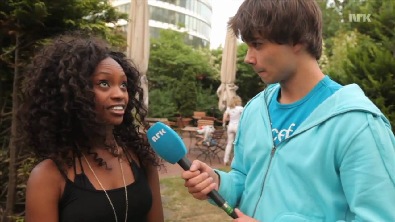 ESC 2011: Alexander Rybak intervjuer Stella Mwangi