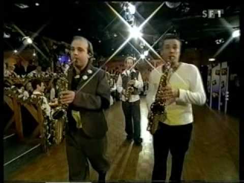 Walter Grimm (Saxophon, rechts) als Gast bei der Kapelle Berlinger-Schmut...