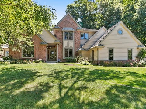 19105 Baythorn Way, Brookfield, WI home video tour