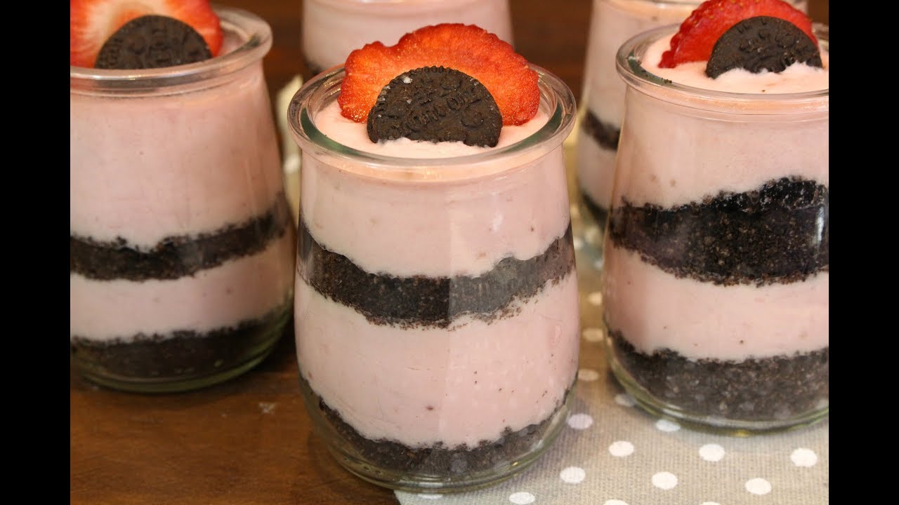 Vasitos de crema de fresa y oreo Postre fácil YouTube