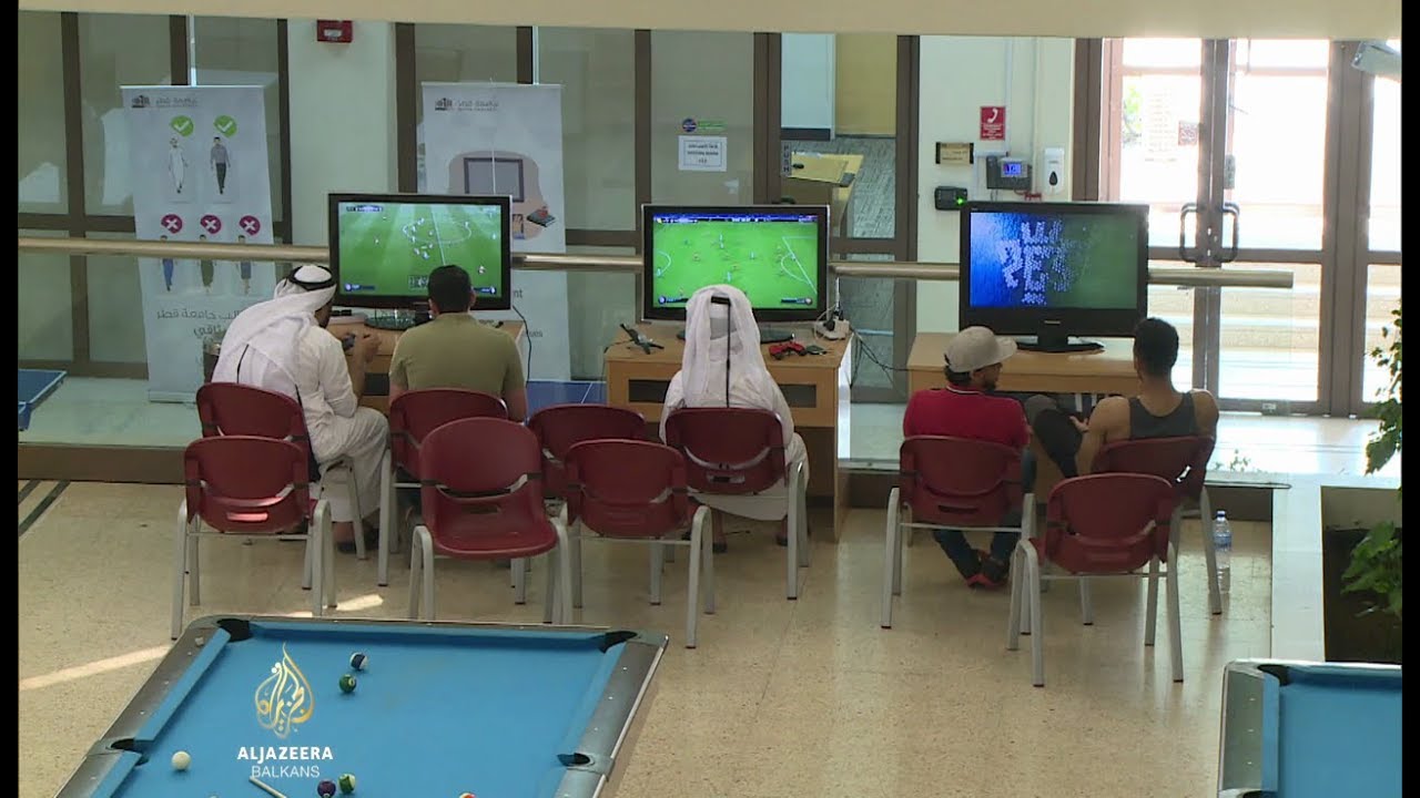 الطلاب بدون شهادات بسبب النزاع الخليجي