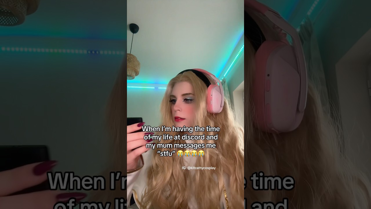 She ruins my mood 😭 #leagueoflegends #cosplay #shorts #gamer #gamergirl #egirl #trending