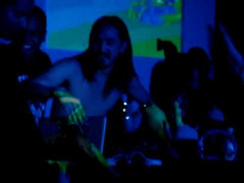 STEVE AOKI Birthday set with stage diving by Tristan Wilds and Cobrasnake