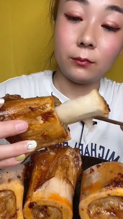 Chinese Asmr eats bone marrow