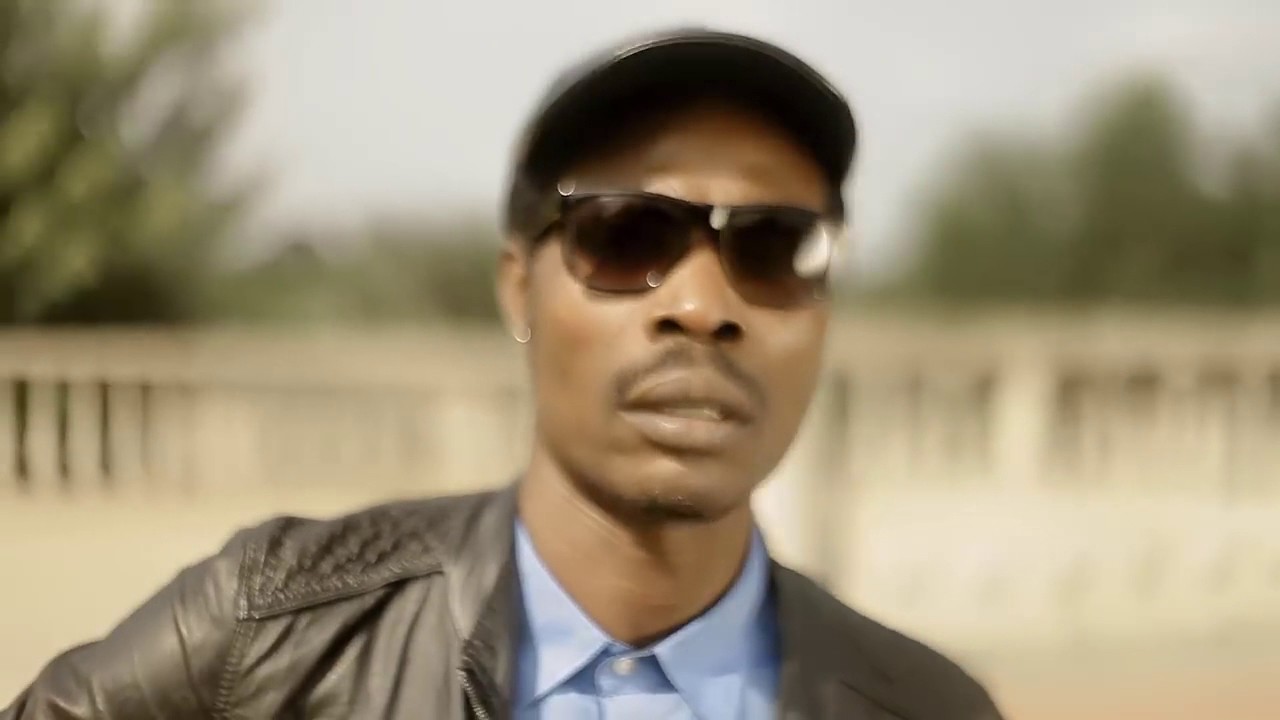 Artiste du Jour: Robinson Sipa dans " Min wè blo"