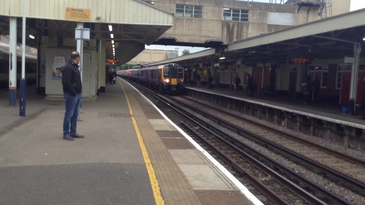 that's a train to Portsmouth from London Waterloo YouTube that's a train to Portsmouth from London Waterloo YouTube