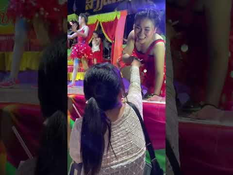 แจกติบ #ผู้สาวมักฟังลำ #phonelas #สาวพร #สาวลาว #วงดนตรีที่ลาว #เสียงสะหวัน #คนลาว