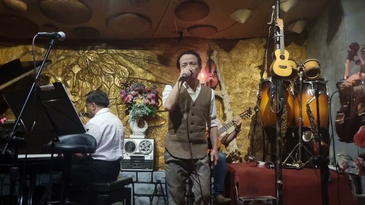 GIỌT NẮNG BÊN THỀM - QUỐC QUÂN - PHÒNG TRÀ DIỄM XƯA ĐÀ LẠT