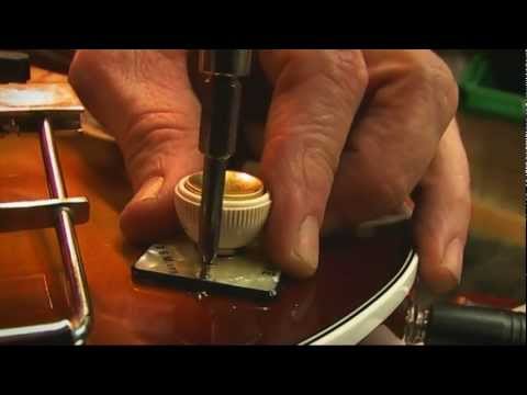 hofner---in-the-workshop---violin-bass
