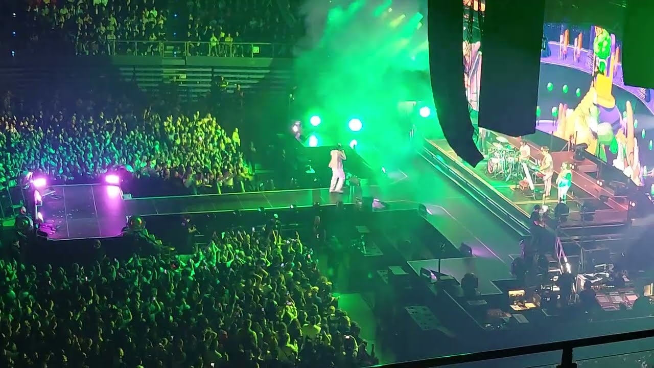 Pinguini Tattici Nucleari - Verdura (Live - Pesaro, Vitrifrigo Arena 23/04/2024)