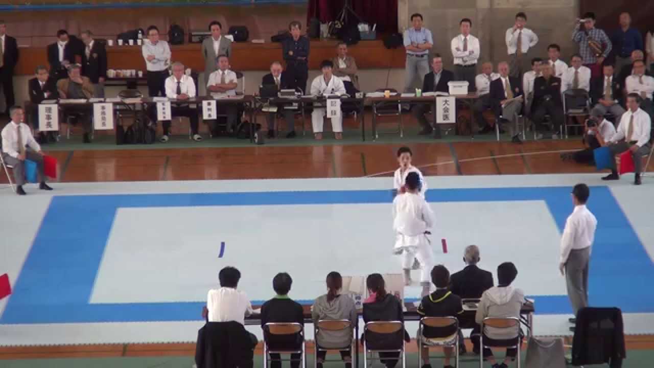 全九州大学空手道選手権 14 決勝 九産大 Vs 福岡大 男子団体組手 Youtube