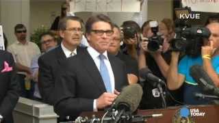Texas Gov. Rick Perry turns himself in after indictment