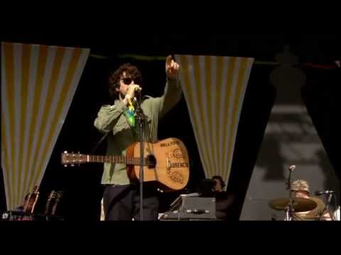 Super Furry Animals - Juxtaposed With U (Glastonbury 2007)