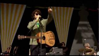 Super Furry Animals - Juxtaposed With U (Glastonbury 2007) chords