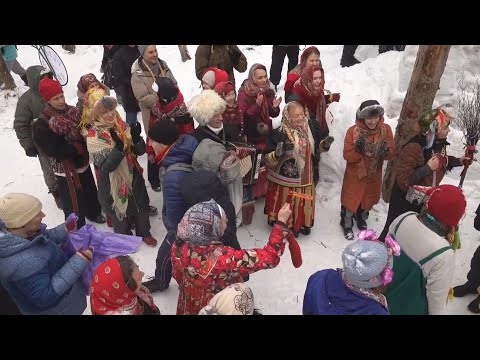 Vídeo: Feriados Públicos Russos Em