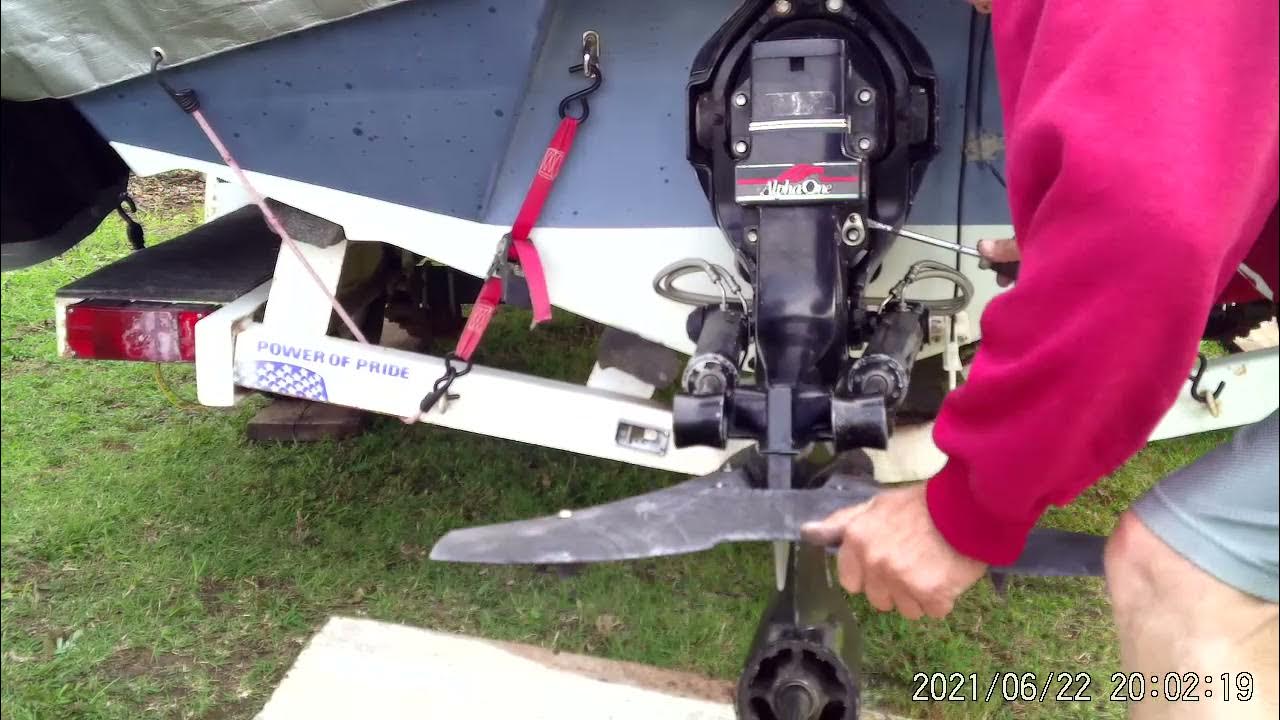 88 Alpha 1 Gen 1 Mercruiser Outdrive removal. YouTube