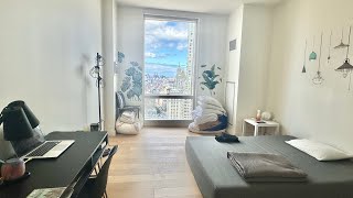 Studio on the 43rd floor with w/d in unit and direct city views in Financial District