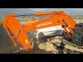 Hitachi 490 lch excavator, mercedes kamyona oto yol çalışmasında yükleme yapıyor