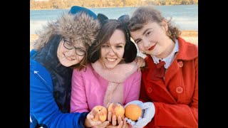 Annie Kuchenmeister of Lokis Folly on the bands new album Sisu and more..(Zoom Interview Only)
Annie Kuchenmeister, 22, and her siblings Nissa, 17, and Oskar, 12, have created quite a buzz with their Minneapolis based band called Lokis Folly. On this episode of the show, Annie joins us to talk about how the band started, their songwriting process and making videos, and the role members of Soul Asylum have played. We also talked about a great house art show called Weaponizing Geminis and the coolness of the Jamaica Plain neighborhood of Boston...
Listen to the full episode here: https://podcasts.apple.com/us/podcast/blowing-smoke-with-twisted-rico/id1448387957
#LokisFolly #Minneapolis #blowingsmokewithtwistedrico Annie Kuchenmeister of Lokis Folly on the bands new album Sisu and more..(Zoom Interview Only)
