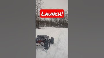 Kraton EXB snow launch with paddle tires 🥶❄️💨 #arrma #kraton #6s #exb #rc #rccar #shorts