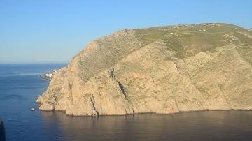 Boeing 737 landing in Santorini 2019