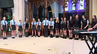 Chiswick Girls’ Choir - Short People got no reason to....
