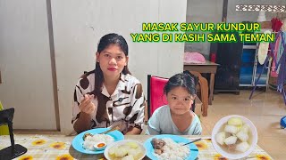 Download Lagu MAKAN BERDUA SAMA AMUNG DENGAN SAYUR KUAH KUNDUR DAN LANJUT PERGI KEBUN TANAM KUNDUR MP3