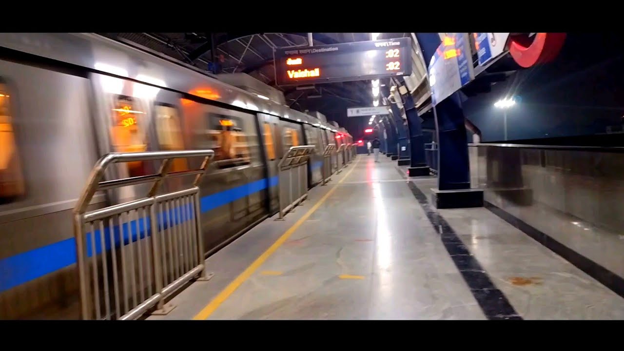 Delhi Metro Train Running 