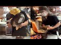 オムライスを作り続ける達人が魅せる渾身の一振り！ 空飛ぶオムライス - Omelet Rice Japanese Street Food - 오므라이스 煎蛋饭 - 横浜たちばな亭