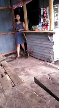 CEWE CANTIK DI WARUNG KOPI โ