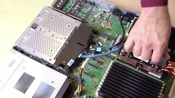 Lenovo ThinkSystem SR645 V3 installing a rear 2.5-inch drive assembly