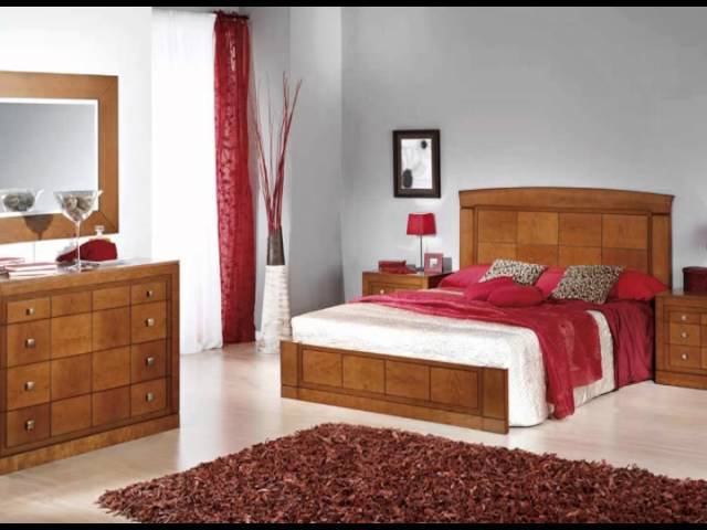 Dormitorios de matrimonio con canape arcon y camas de madera 