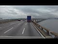 Ponte Rio Niterói passando durante o dia