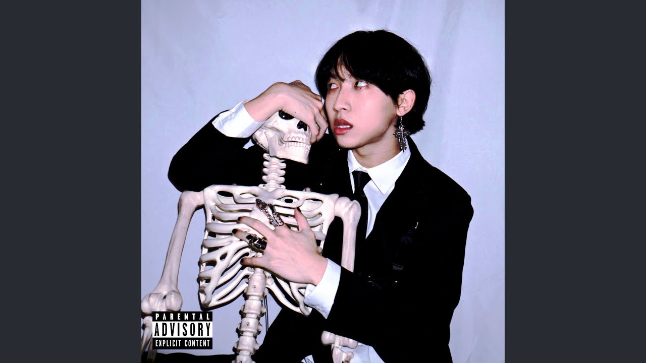 Empty Heart auf YouTube ansehen Empty Heart auf YouTube ansehen