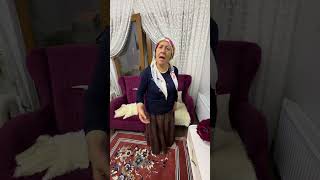 Annem Altinini Kaybetmi̇şti̇r