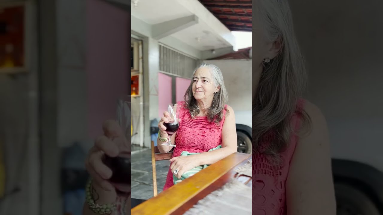 Garçom salvou essa senhora se der levada pelo próprio namorado