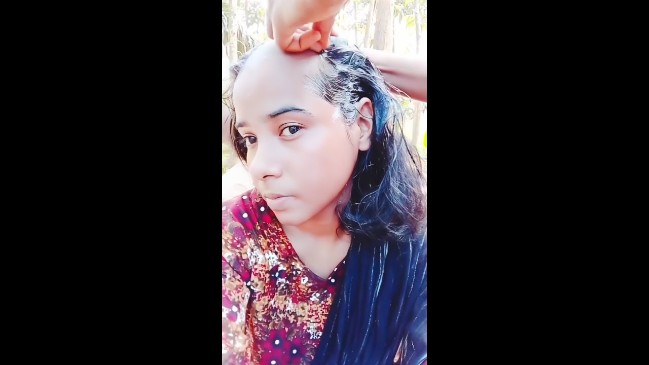 Красивые девушки из деревни Бангладеш бреют голову дома