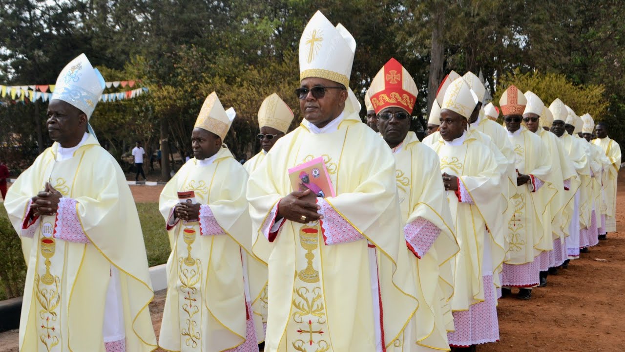 ANDAMO TAKATIFU KUELEKEA ADHIMISHO LA MISA TAKATIFU YA JUBILEI YA MIAKA 25 YA UPADRE - GEITA
