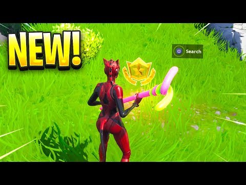 Видео: Fortnite Giant Rock Man, A Crowned Tomato, And An Encircled Tree Location