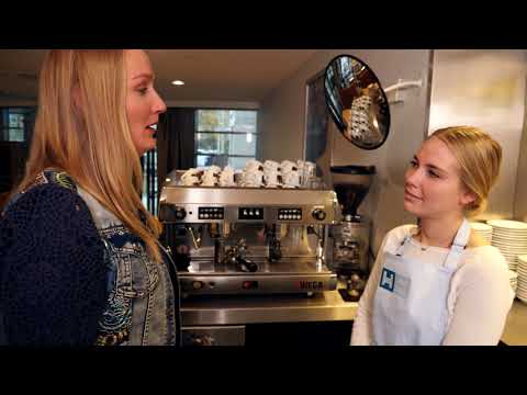 Video: Hoe Om Weense Koffie Te Maak