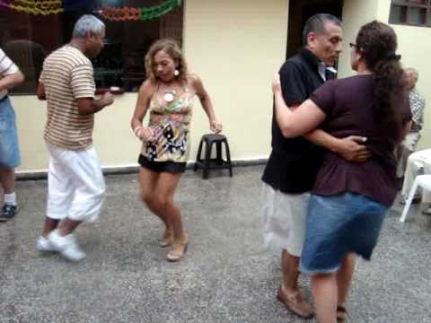 LATIN SALSA DANCE - Peruvian Salsa dancing in "Colegio Alfonso Ugarte" Party