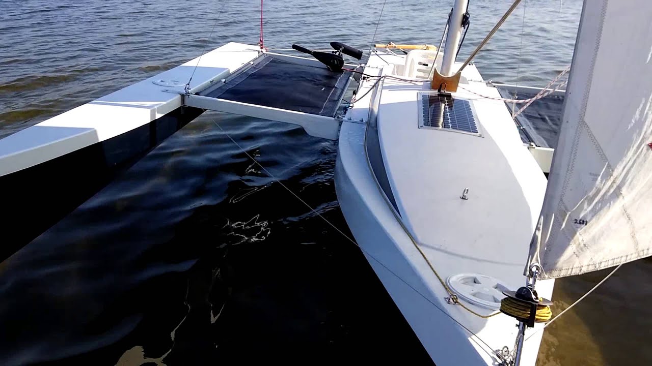 Small trimaran walk around Trimore 560 - YouTube