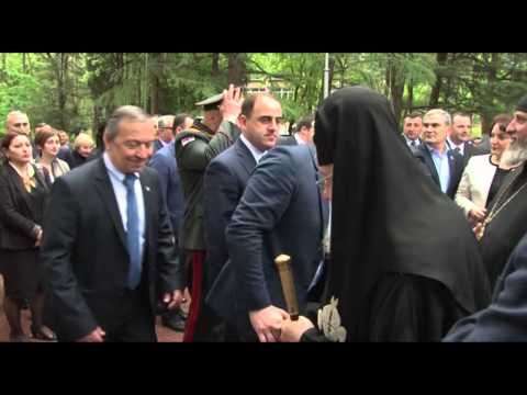 წარმომადგენლობითი ორგანოს დეპუტატებმა მეორე მსოფლიო ომში დაღუპული გმირების ხსოვნას პატივი მიაგეს