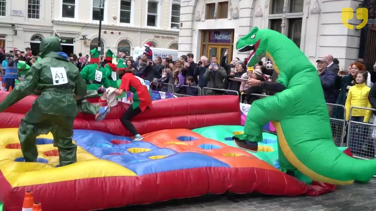 The Great Christmas Pudding Race Youtube