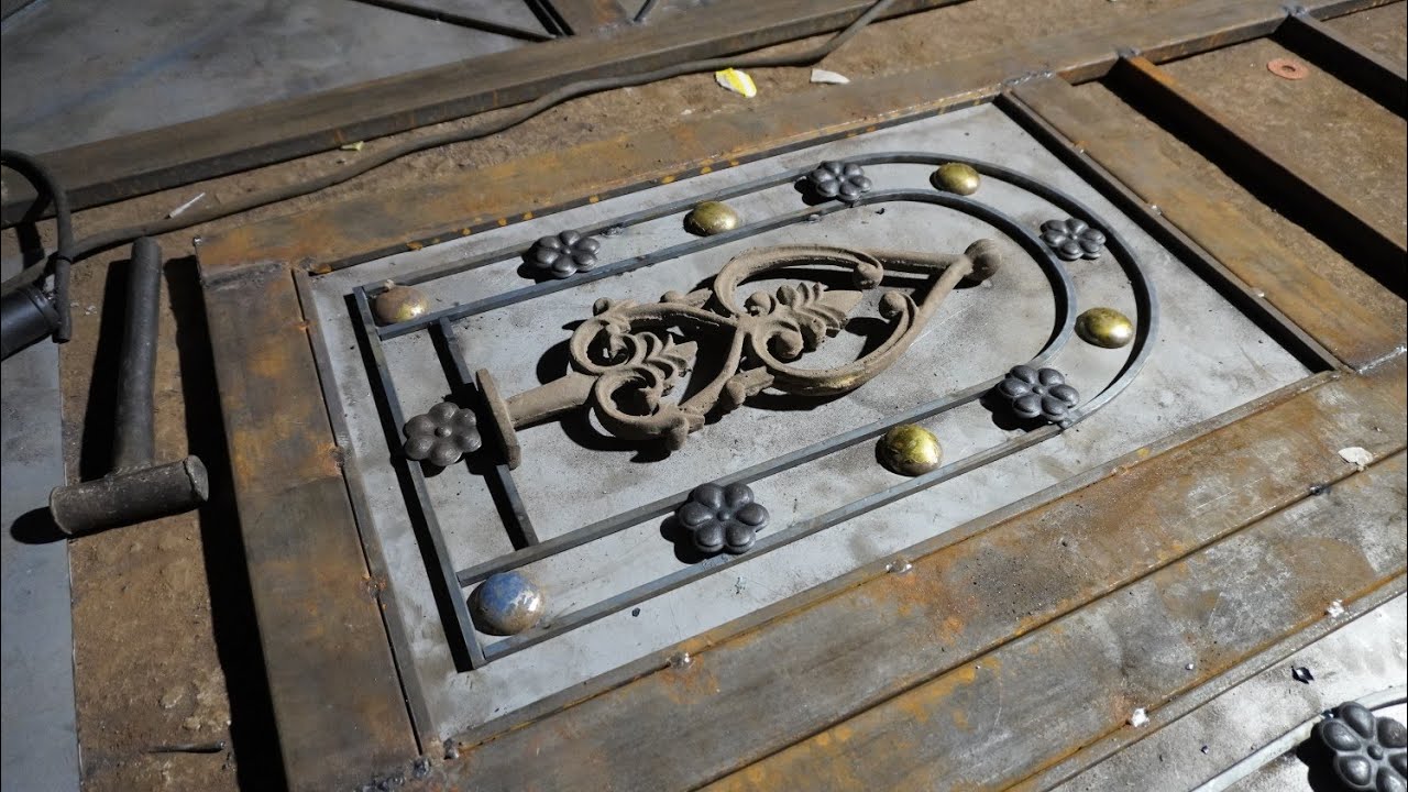 Iron gate design for modern homes // Iron Gate Designs with Smart Home Integration